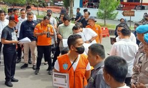 AKBP Achiruddin Hasibuan Pakai Rompi Tahanan