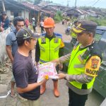 Polda Sumut Salurkan Bantuan Bagi Korban Banjir Bandang di Sibolangit