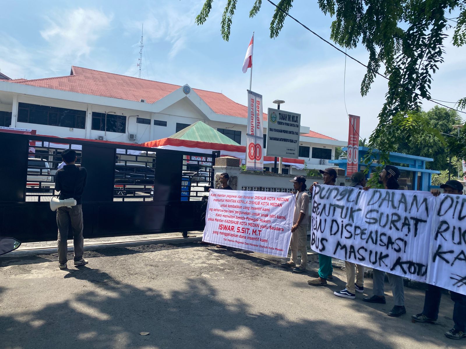 Mantan Kadishub Medan Didemo