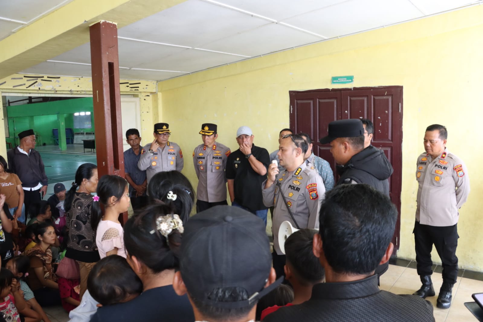 Polda Sumut dan Polres Dairi Dampingi Kepulangan Masyarakat Parbuluan VI